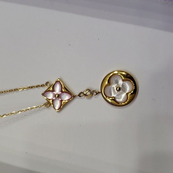 Louis Vuitton necklace with box and bag LE 0115 - Picture 8 of 17